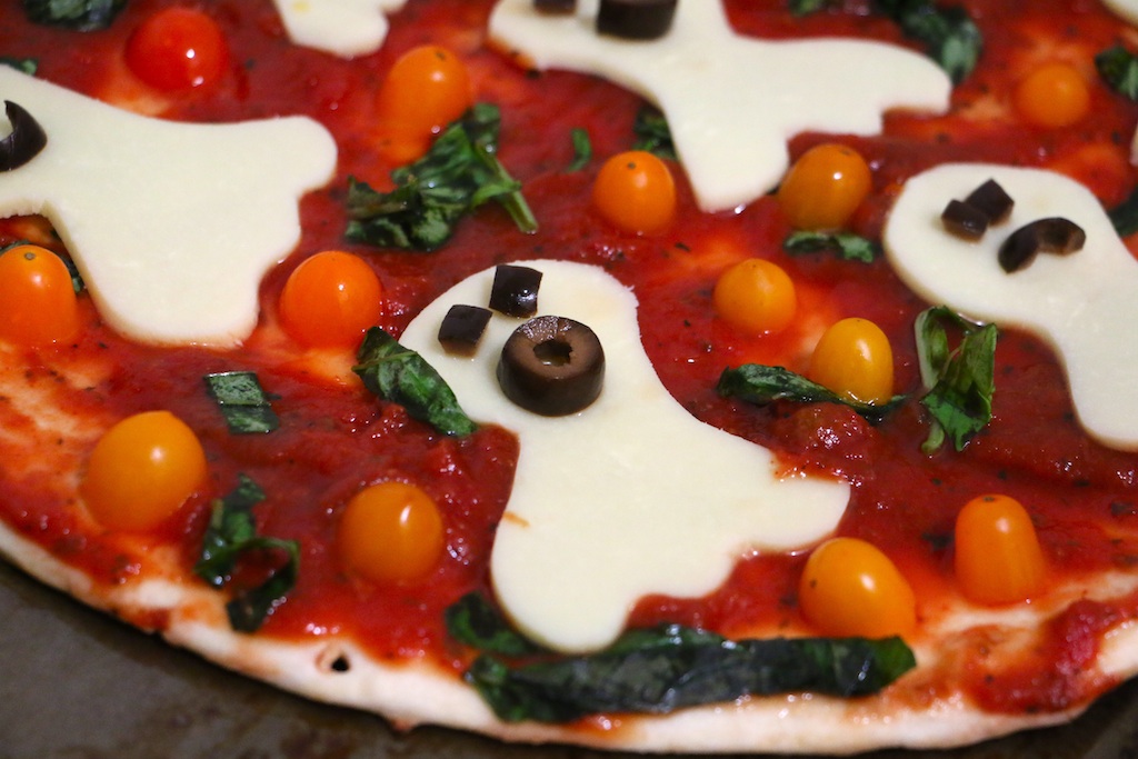 halloween-ghost-pizza.jpg