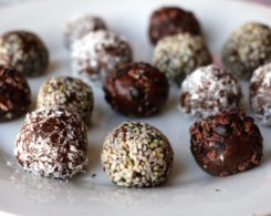 healthy-chocolate-truffles-vegan-no-bake-1024x682.jpg