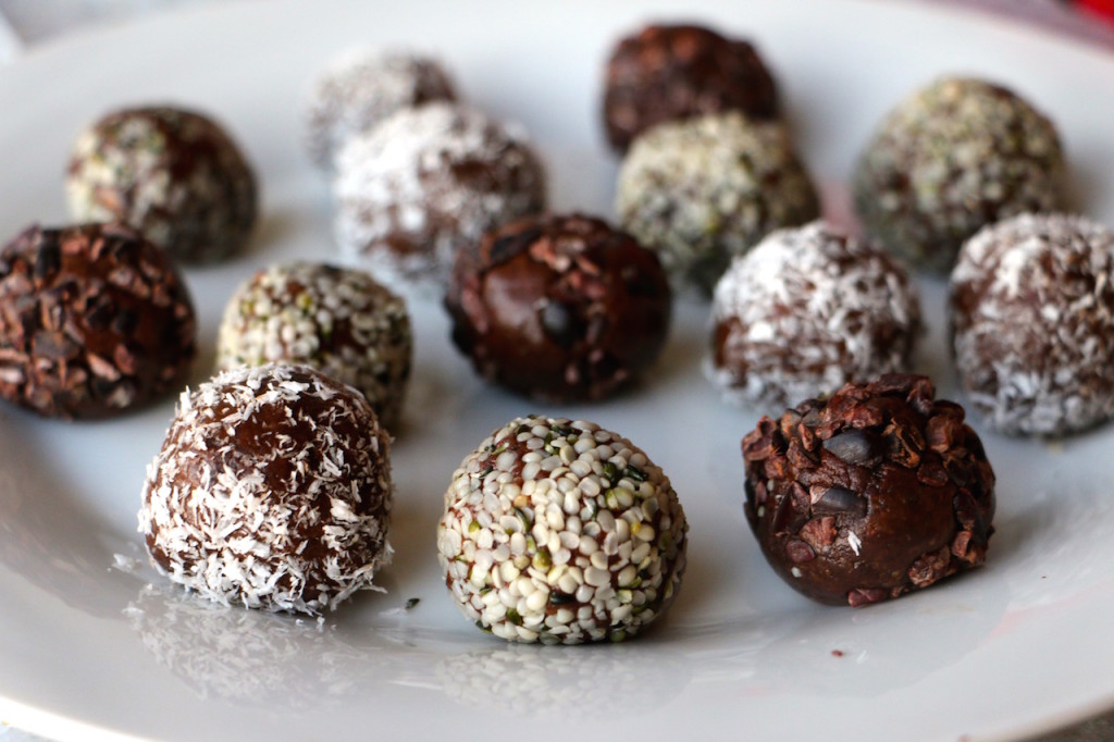 healthy-chocolate-truffles-vegan-no-bake