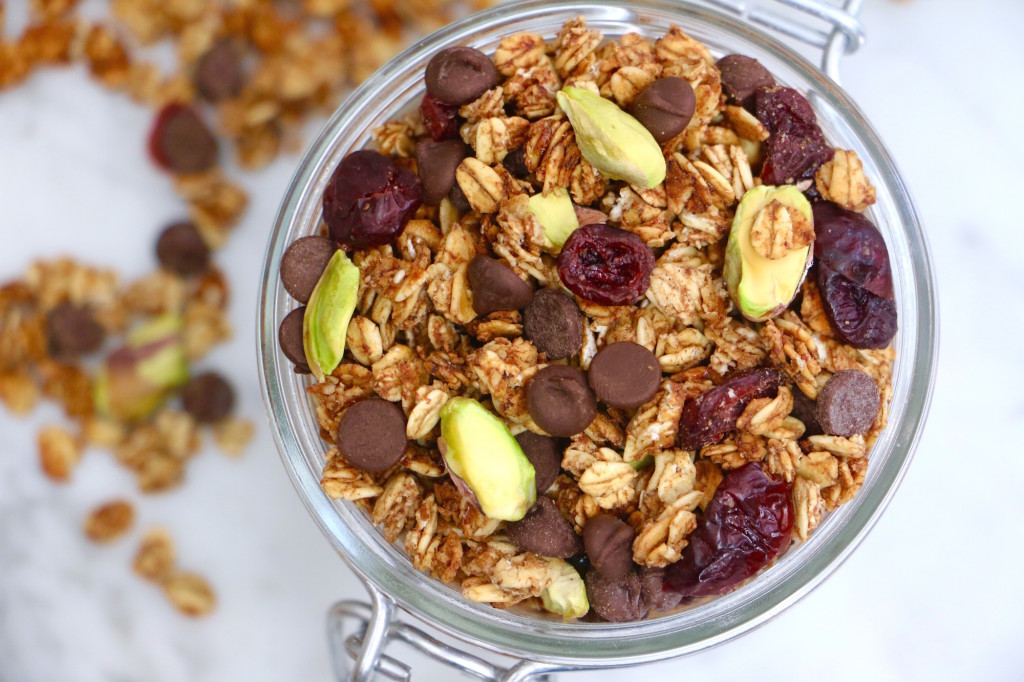 Dark Chocolate Cranberry Pistachio Granola Recipe