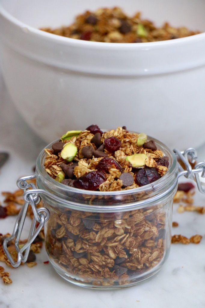 Homemade Dark Chocolate Granola with Pistachios