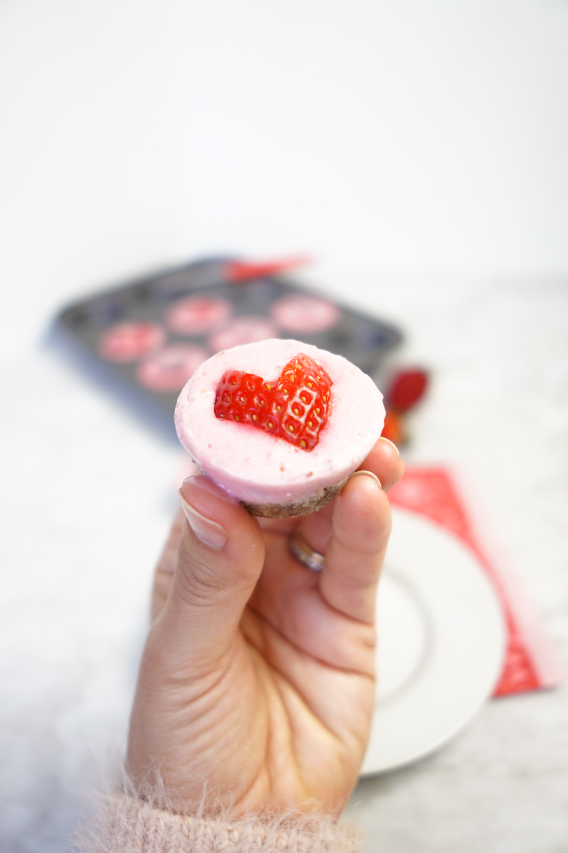 vegan strawberry cheesecake tarts